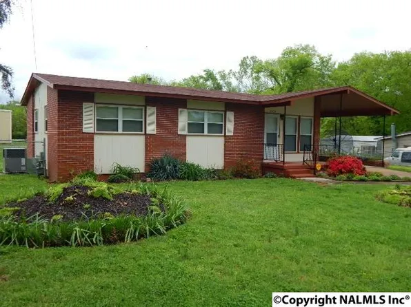 2504 Medaris Rd NW, Huntsville, AL 35810