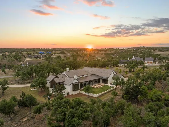 29 Brenham Trl, Fredericksburg, TX 78624