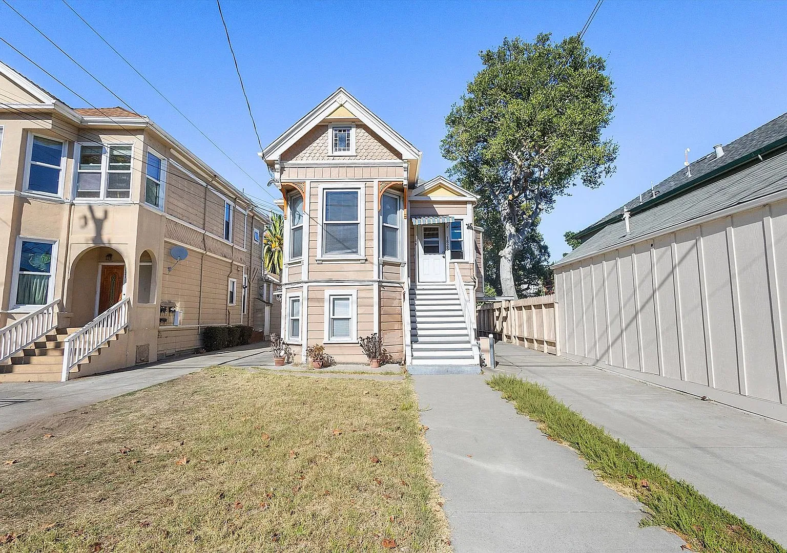 1823 Encinal Ave #C - 1+ bedroom | 1 bath | Upper unit — Photo 1