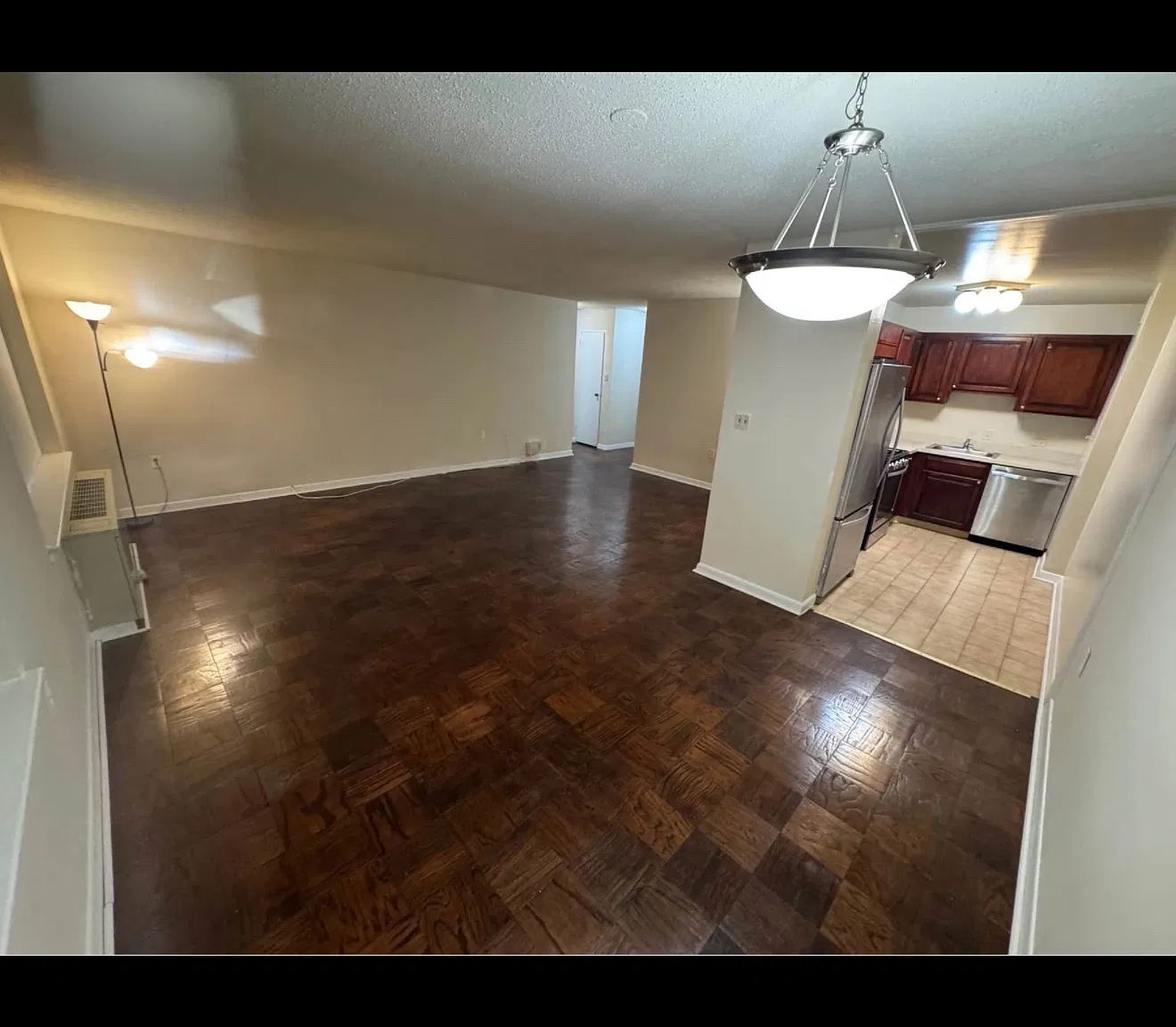 1 bed, 800 sqft, $2,100 — Photo 2