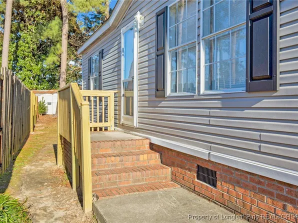304 1st St, Pembroke, NC 28372