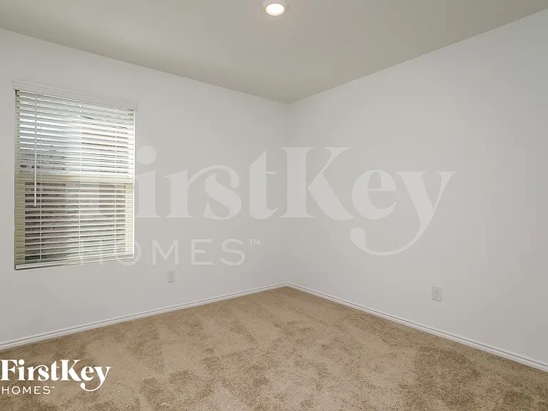 1614 River Crossing Dr — Photo 13