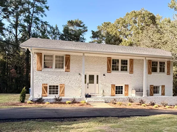 7316 Pinewood Dr, Trussville, AL 35173