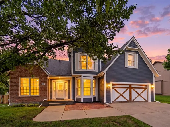 22304 W 52nd St, Shawnee, KS 66226