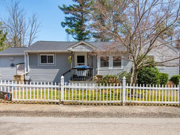 8 Cove Road, Salem, NH 03079