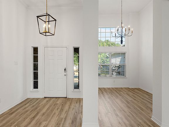 3rd image of 10100 Seville Ct