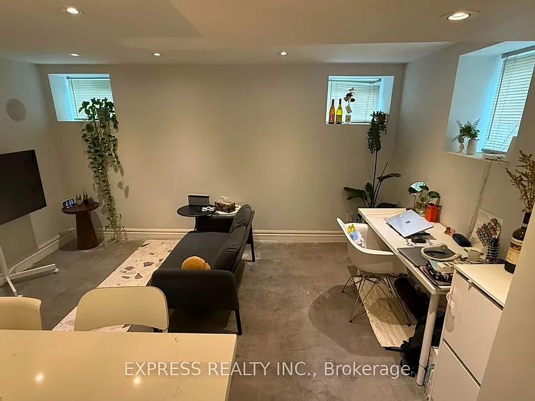 1136 Avenue Rd #B1 — Photo 11