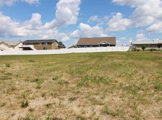 409 6th Ave SW, Surrey, ND 58785