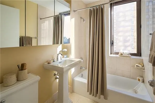 Rented by The Albanese Organization | media 17