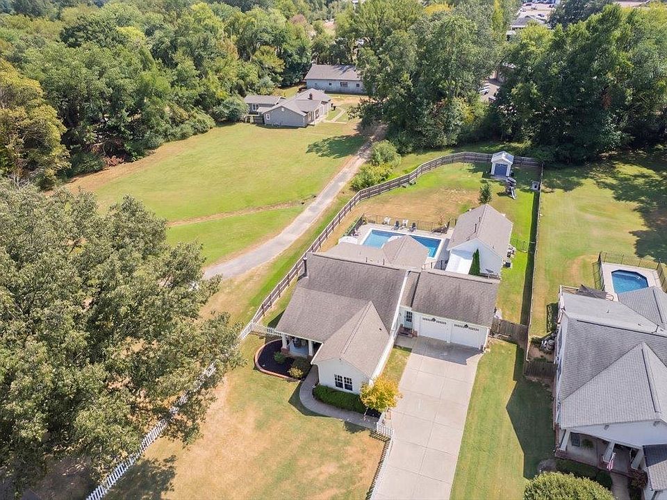 1st image of 469 S Rowlett St
