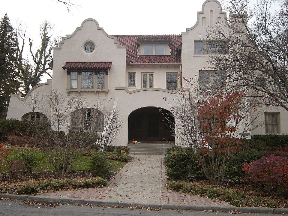 2nd image of 2777 Baker Pl