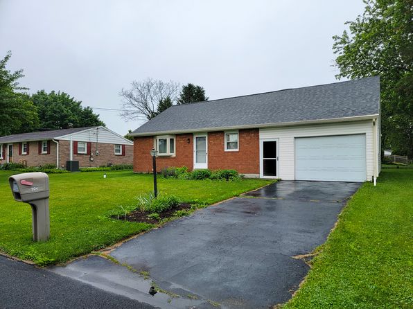 902 Maple Ln