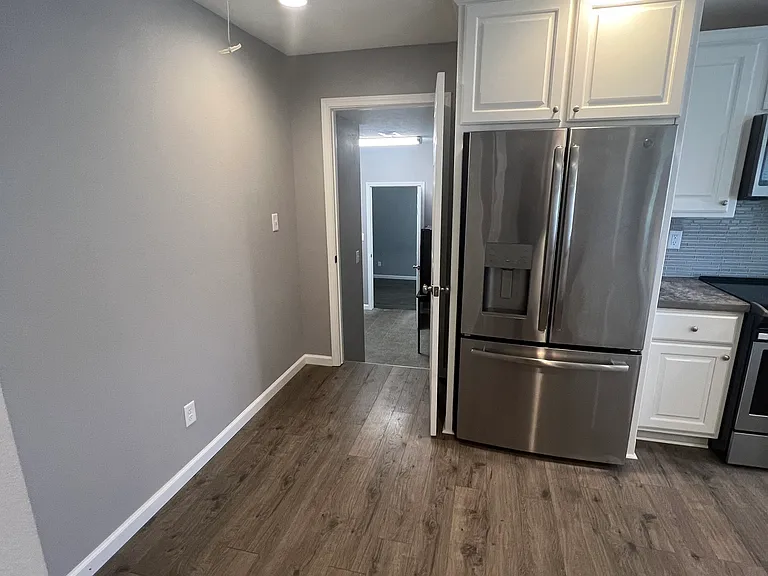 1009 E Moore Ave — Photo 7