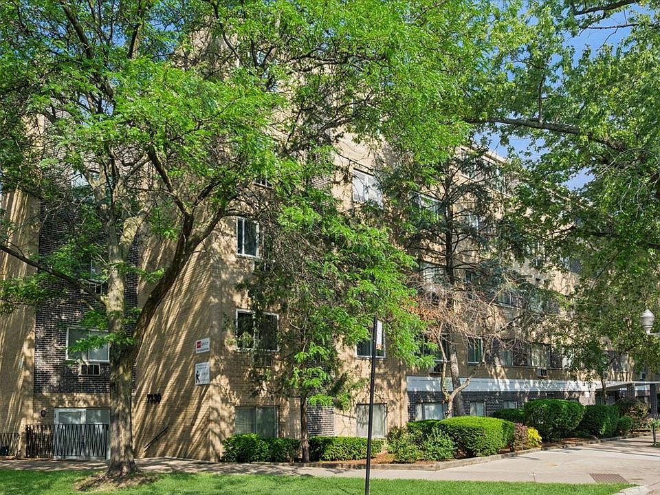 1st image of 7306 N Winchester Ave APT 207