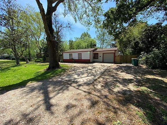 5th image of 2103 Magnolia Dr