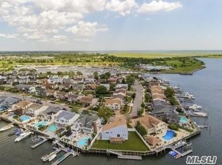 3064 Riverside Dr, Wantagh, NY 11793