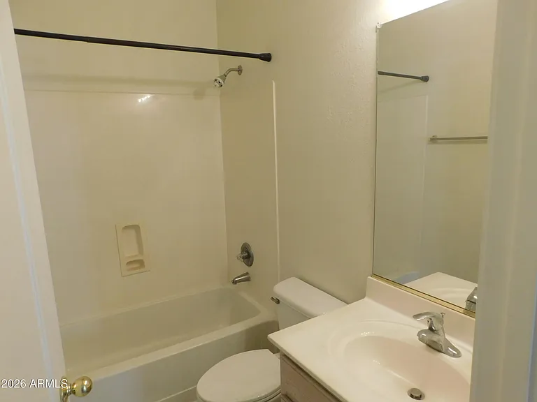 2430 E Fairview St — Photo 15