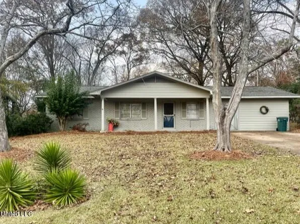 1703 Sherwood Cir, Yazoo City, MS 39194