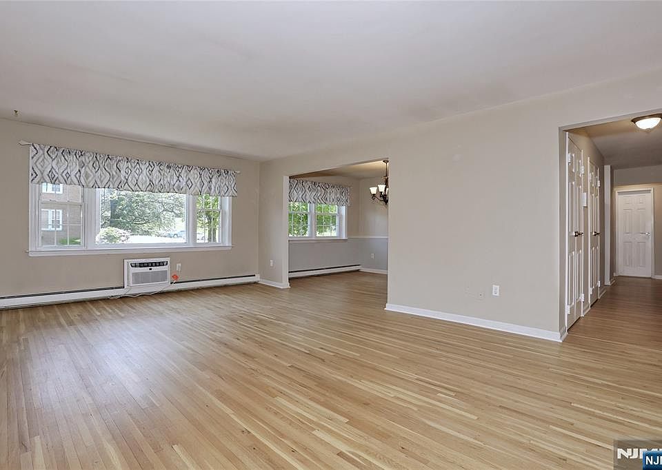 1st image of 605 Grove St #2-C