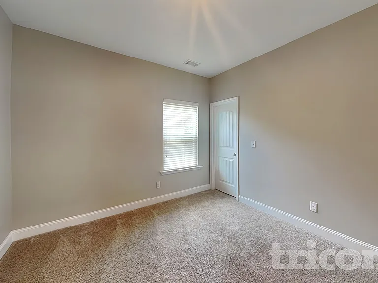 115 Orchard Ln — Photo 16