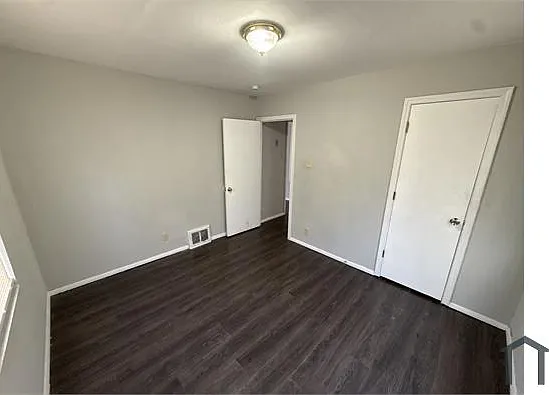 10169 Winkler Dr — Photo 2