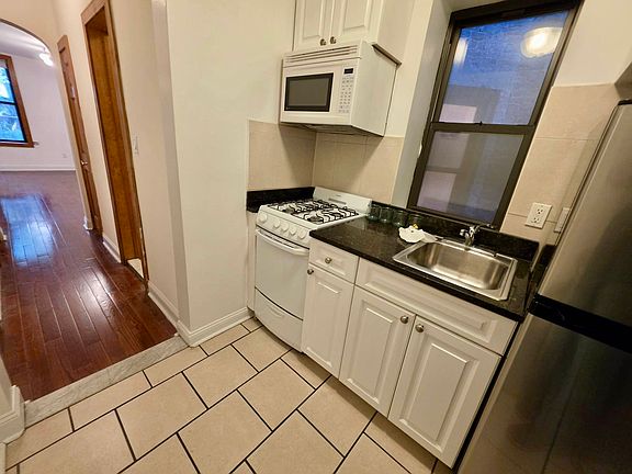 3rd image of 146 W 10th St #3U