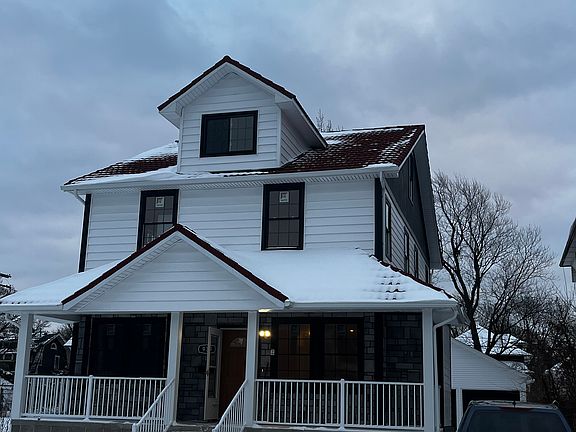 2nd image of 939 Webb St