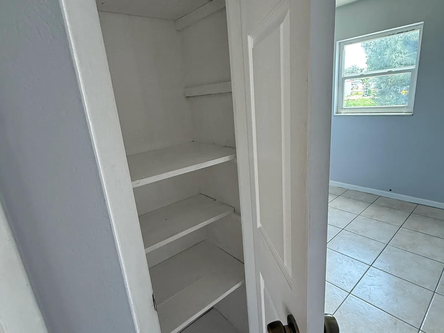 2 bed, 920 sqft, $1,200 — Photo 2
