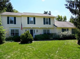 655 Sugarbush Dr, Zionsville, IN 46077