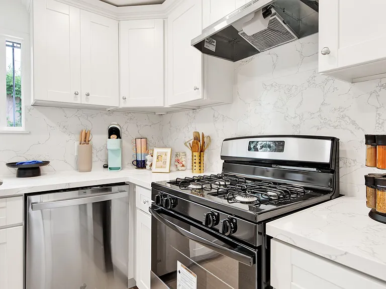 3959 S Halldale Ave — Photo 9