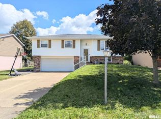 1412 Highview Rd, East Peoria, IL 61611