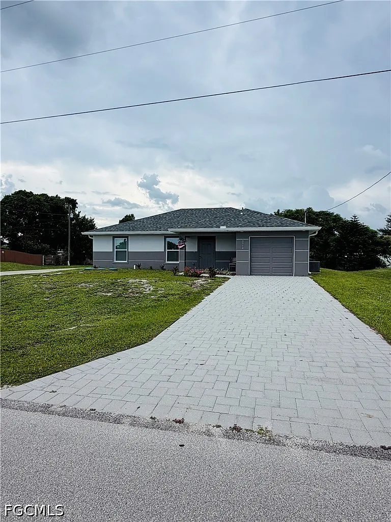 3 bed, 2.0 bath, 1258 sqft, $1,800 — Photo 1
