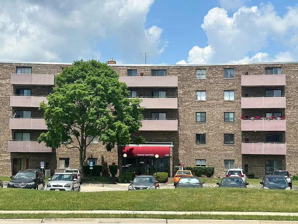 1460 Fairlane Dr #225