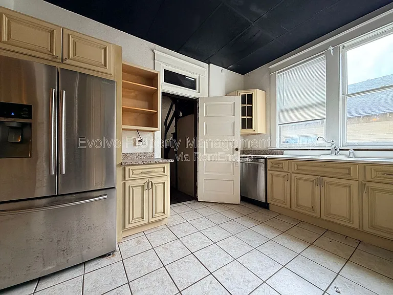 1283 Harbert Ave — Photo 10