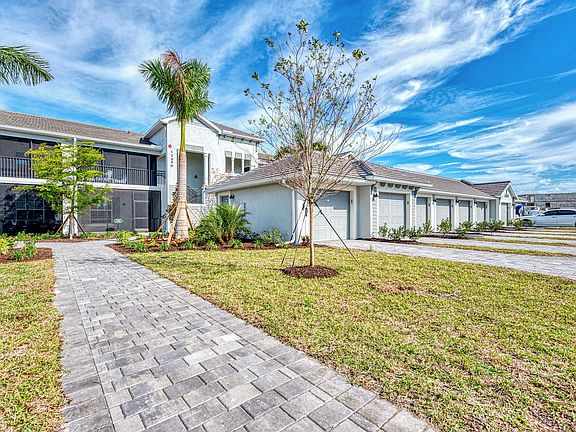 4th image of 12390 Wellen Golf St #208