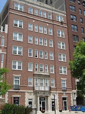 1st image of 432 W Belmont Ave #302