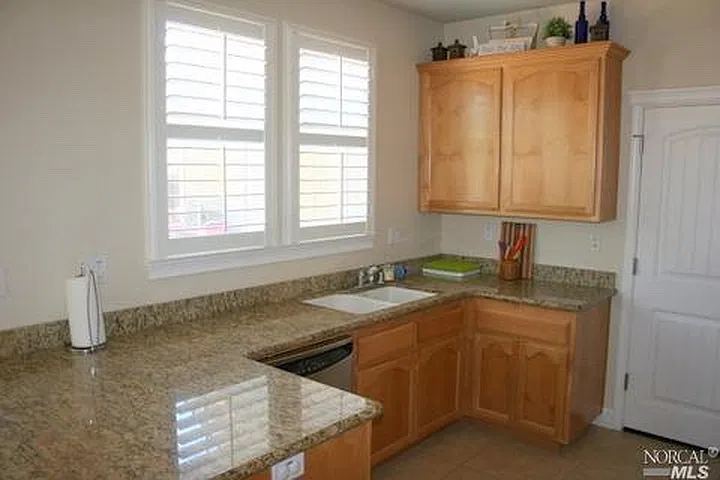 1436 Velma Ave — Photo 3