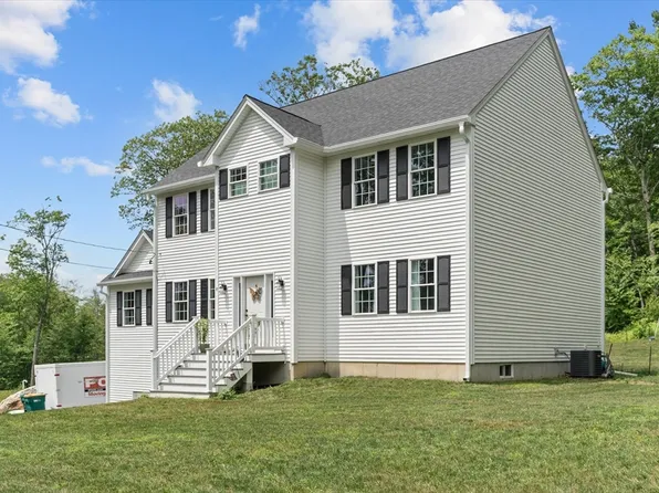 8 Sled Rd, Ashburnham, MA 01430
