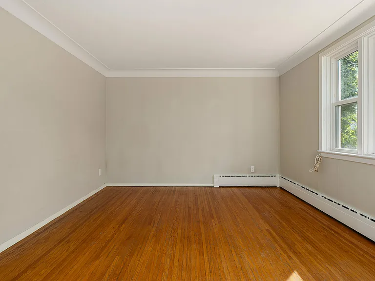 261 College St — Photo 24
