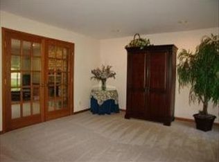 3N819 Baert Ln, St Charles, IL 60175