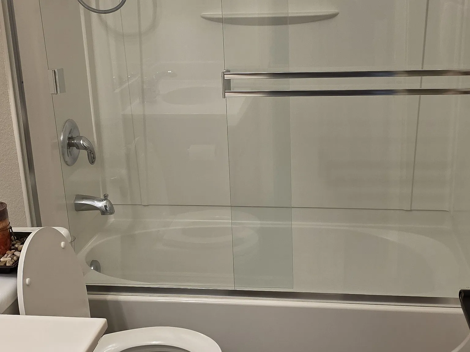 5 bed, 2668 sqft, $3,800 — Photo 2