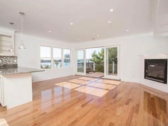 2nd image of 537 Sumner St #2