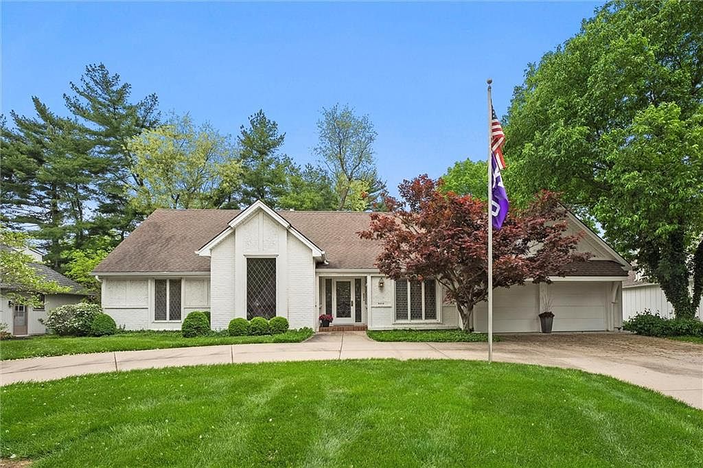 8414 Reinhardt Ln, Leawood, KS 66206 | Zillow