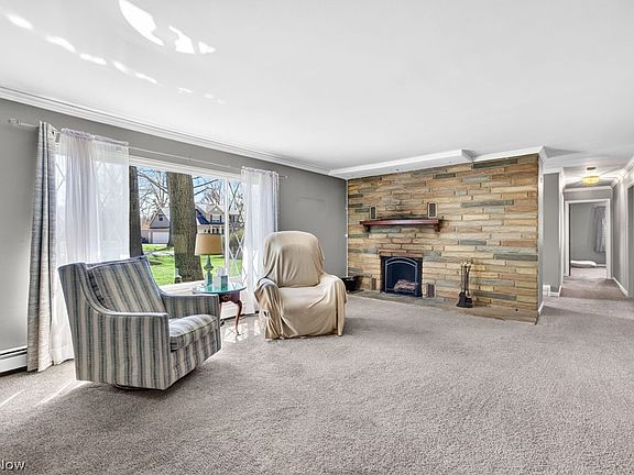 5th image of 439 Knollwood Ave