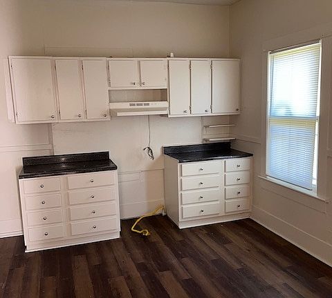 4th image of 484 E Trigg Ave