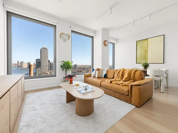 8 S 4th St #28E, Brooklyn, NY 11249