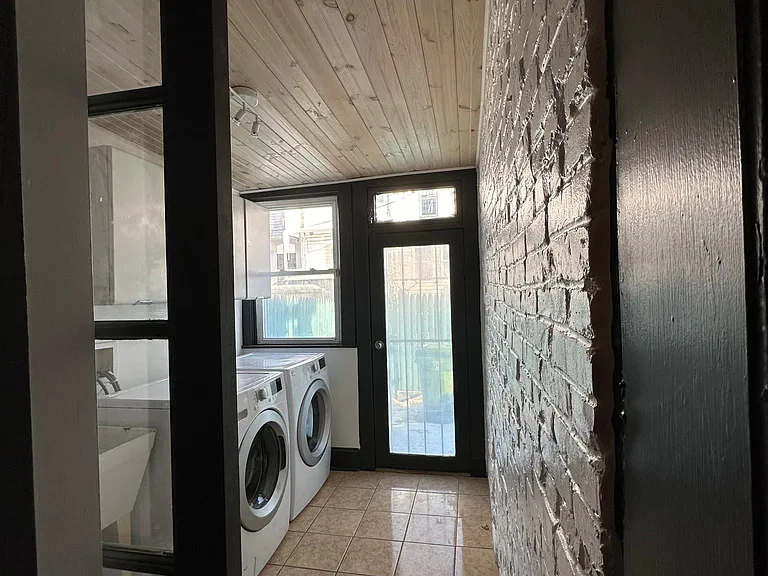 139 N Linwood Ave — Photo 28