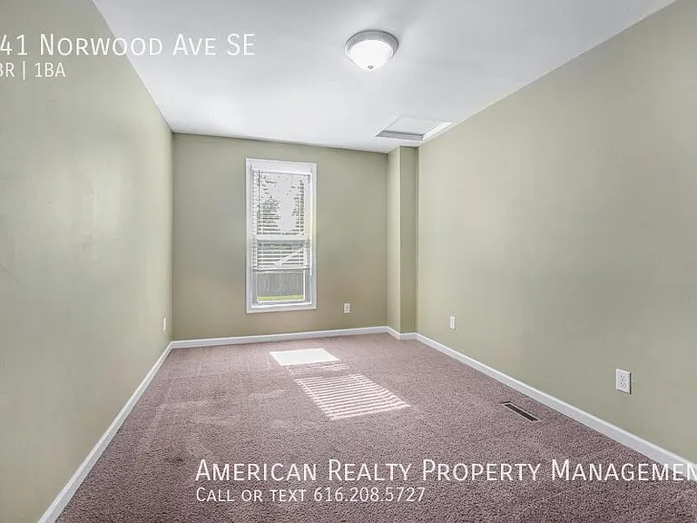 541 Norwood Ave SE — Photo 9
