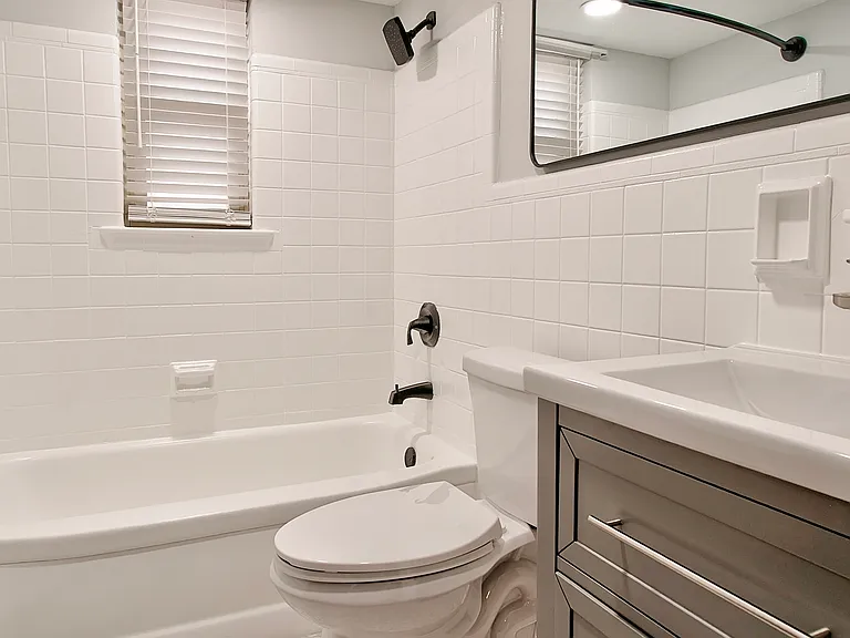 3279 Linwood Ave #3 — Photo 6