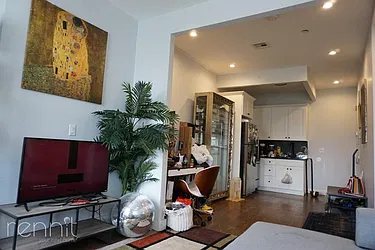 Rented by Rennit Inc.